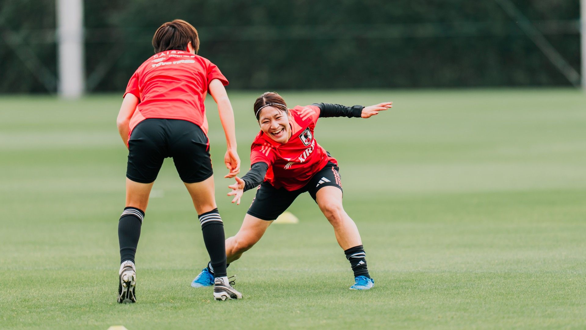 サッカー　女子日本代表　なでしこ　トレーニングウェア　上下セット サッカー 女子日本代表 なでしこ トレーニングウェア 上下セット